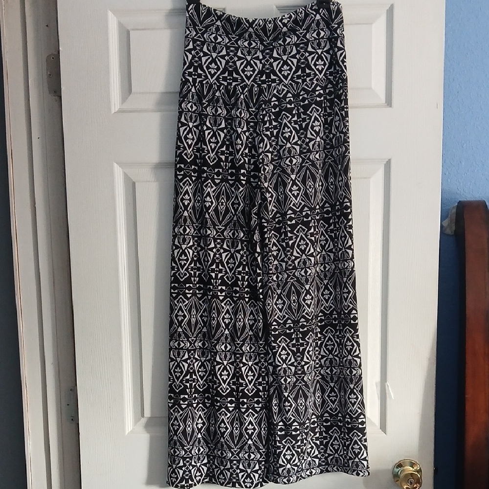 Eye Candy Black and White Patterned Wide Leg Pants - Picture 3 of 7